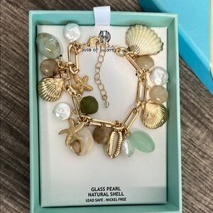 ✨House of Harlow 1960 Gold and Shell Charm Bracelet 🌊🐚